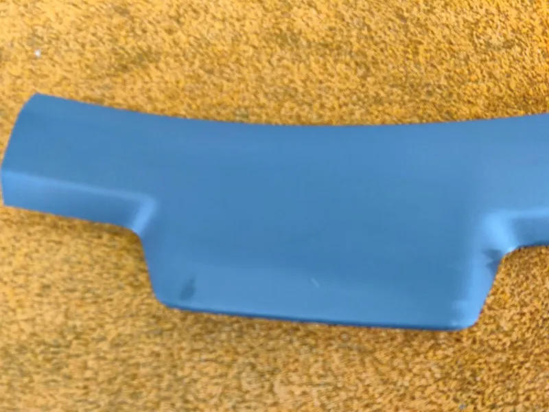 Обшивка двери багажника