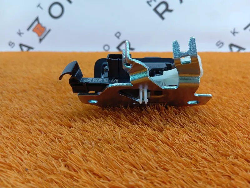 Замок багажника