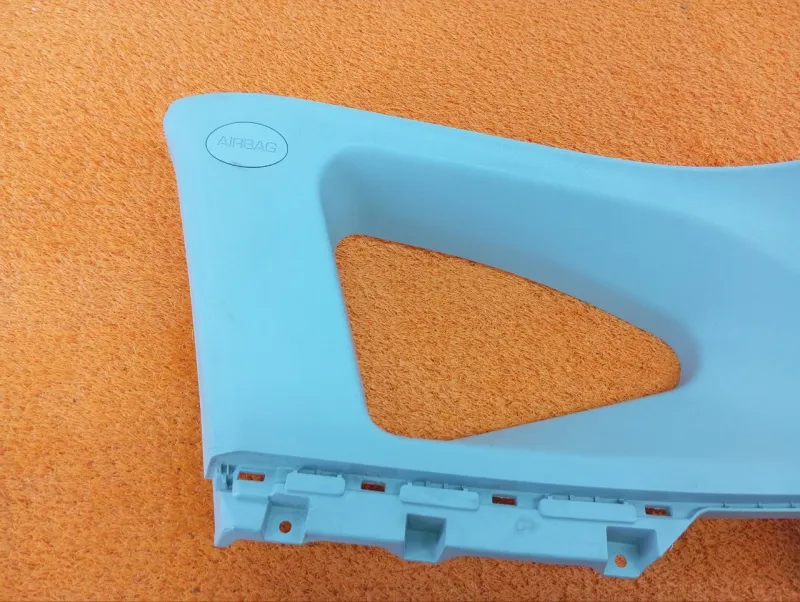 Накладка на стойку кузова