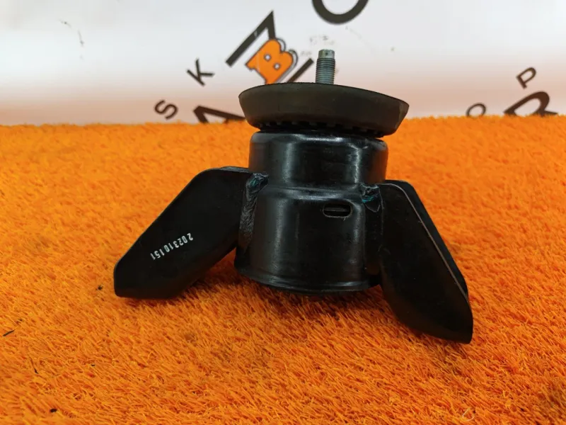 Подушка двигателя