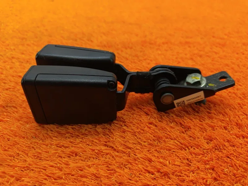 Ответная часть ремня безопасности