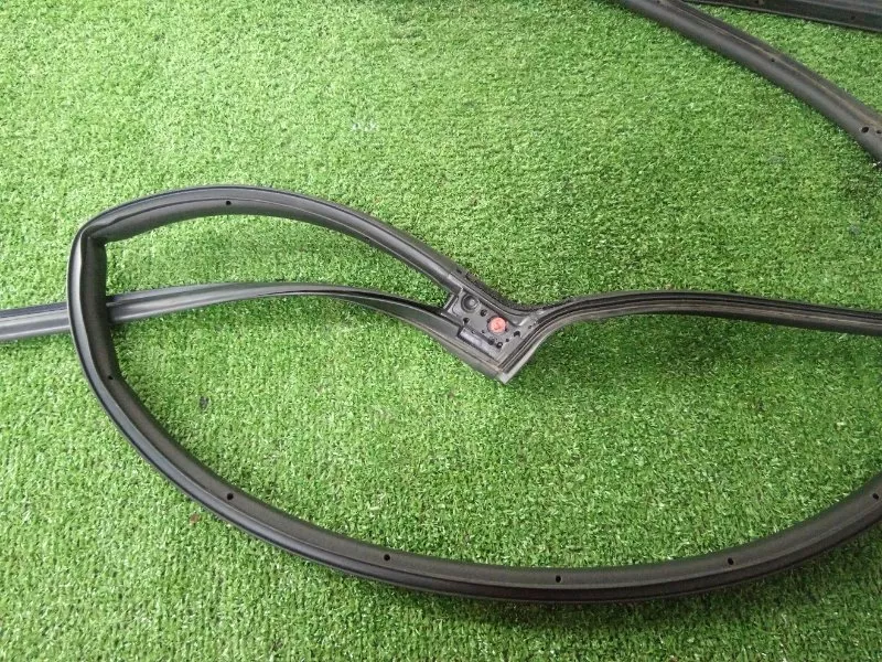 Уплотнитель двери