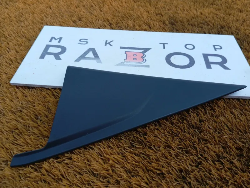 Уголок двери