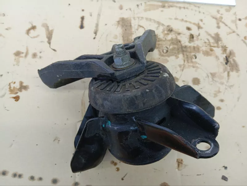 Подушка двигателя