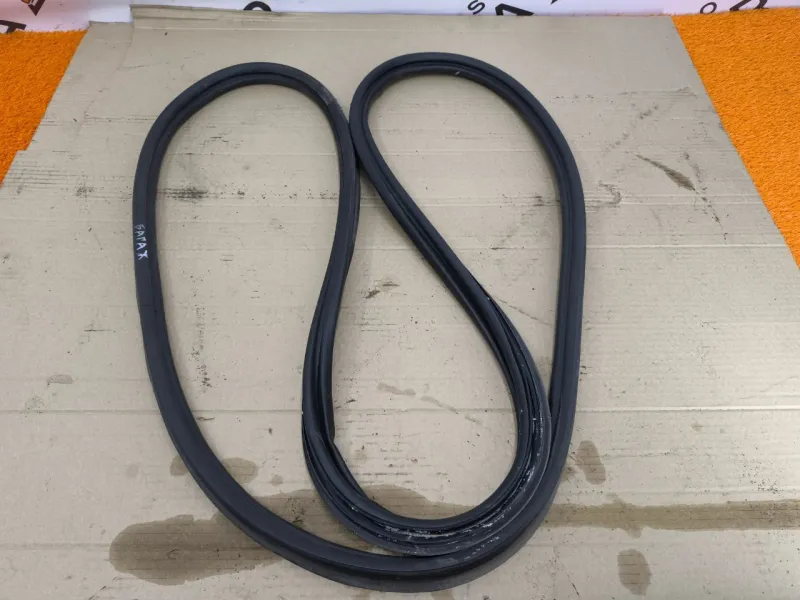 Уплотнитель багажника