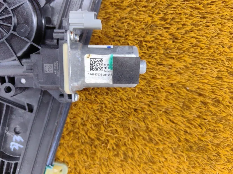 Стеклоподъемник