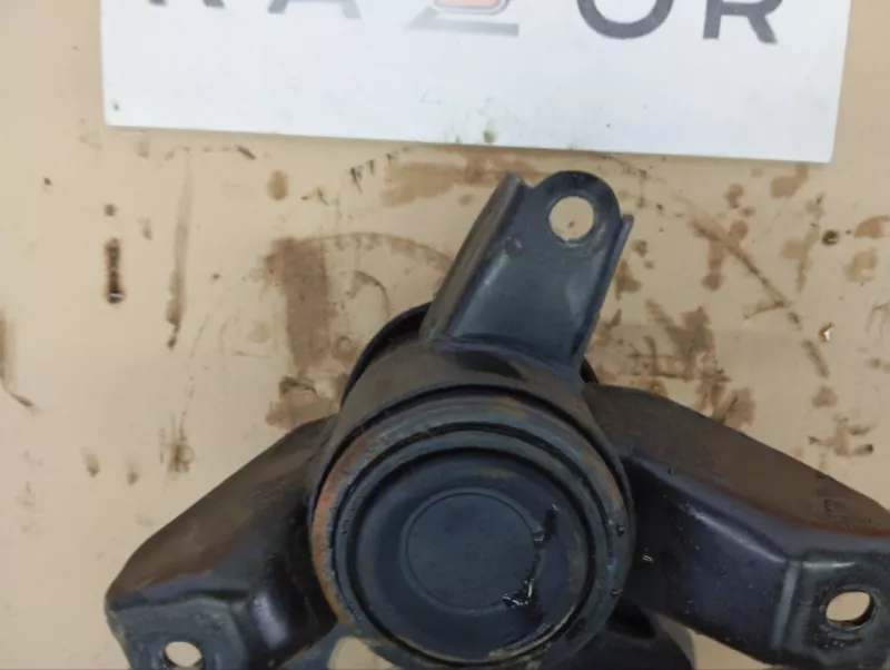 Подушка двигателя