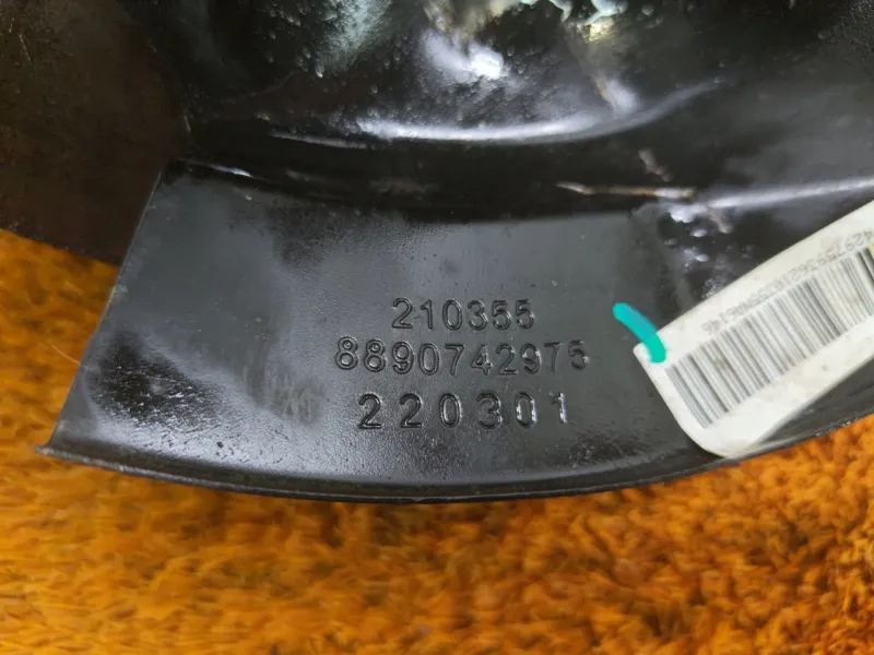 Кулак поворотный