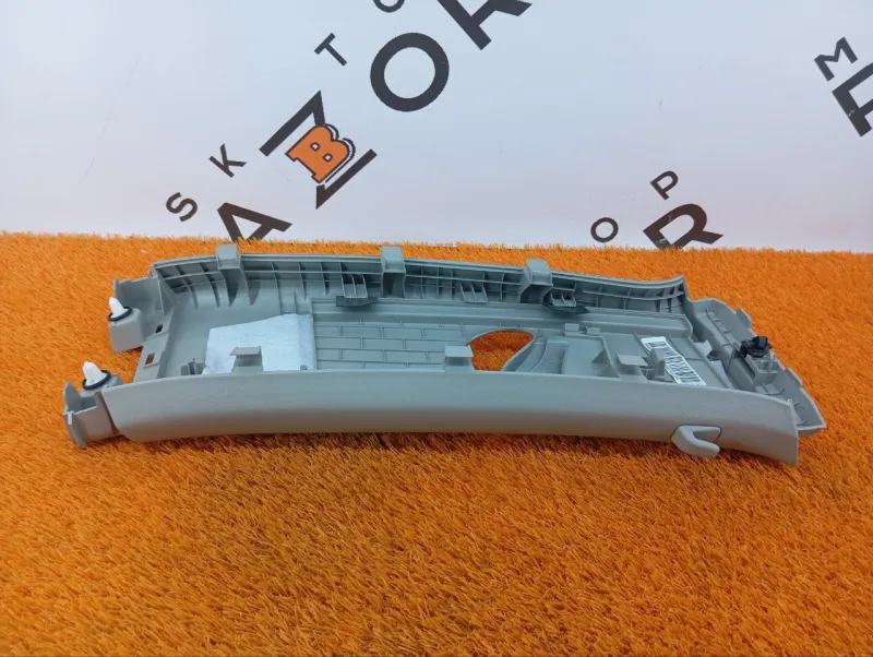 Обшивка центральной стойки