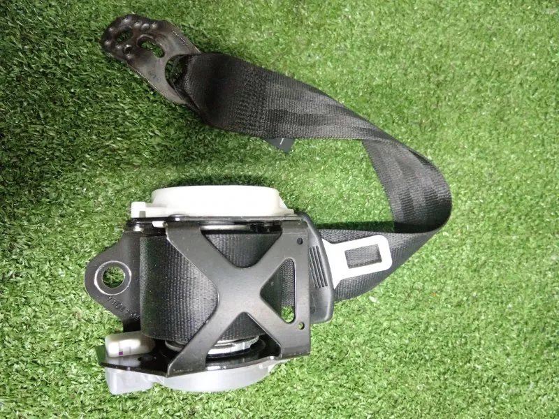 Ремень безопасности