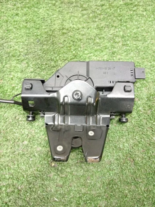 Замок багажника