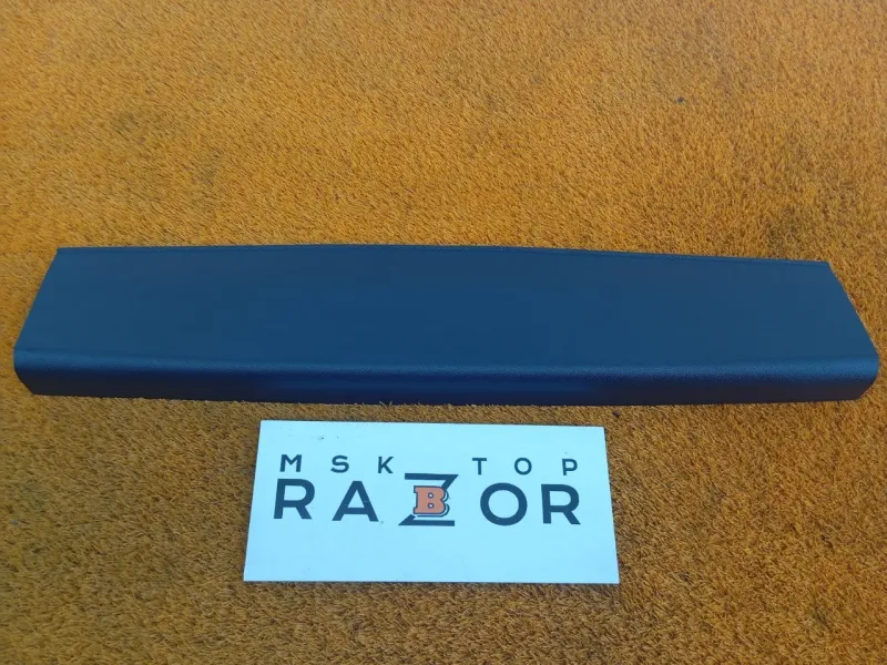 Обшивка двери багажника