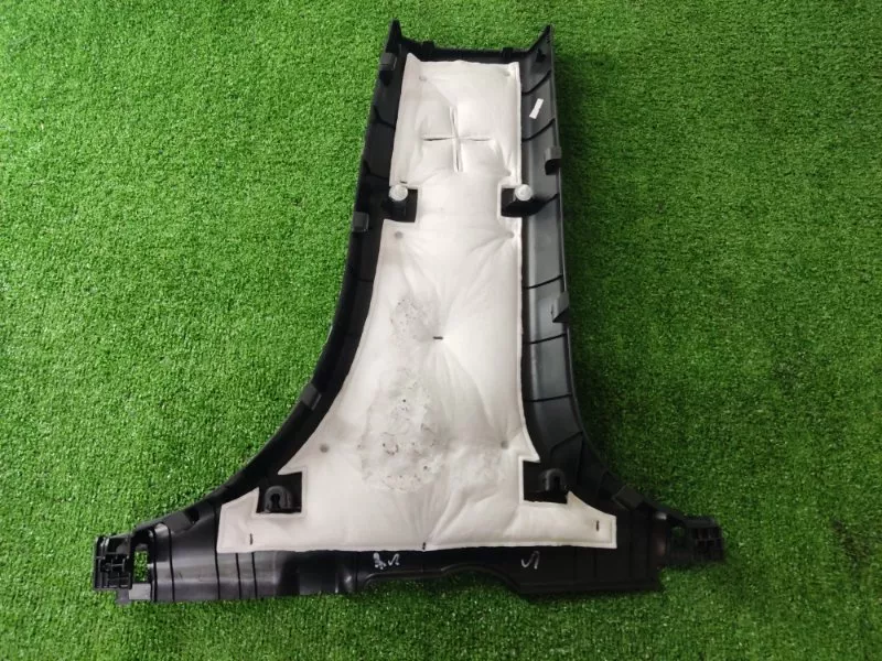 Обшивка центральной стойки