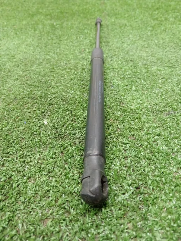 Амортизатор багажника