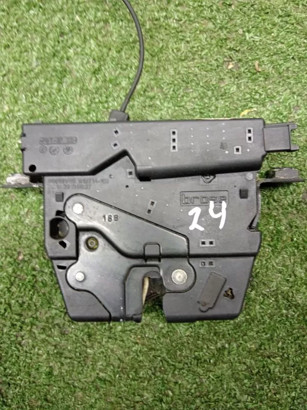 Замок багажника