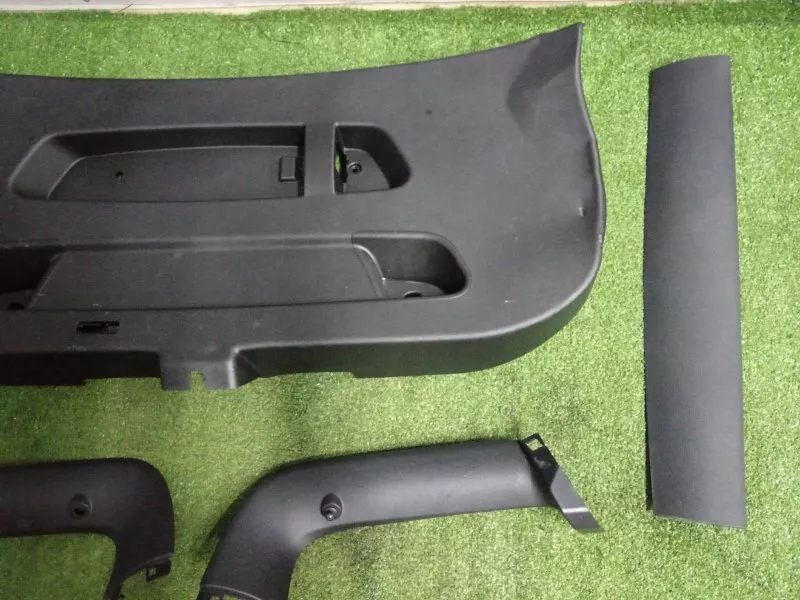 Обшивка двери багажника