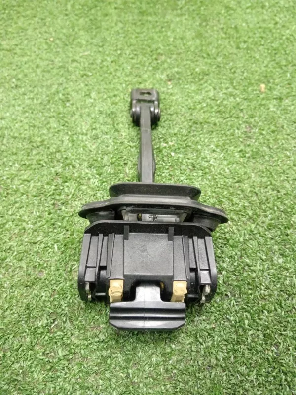 Ограничитель двери