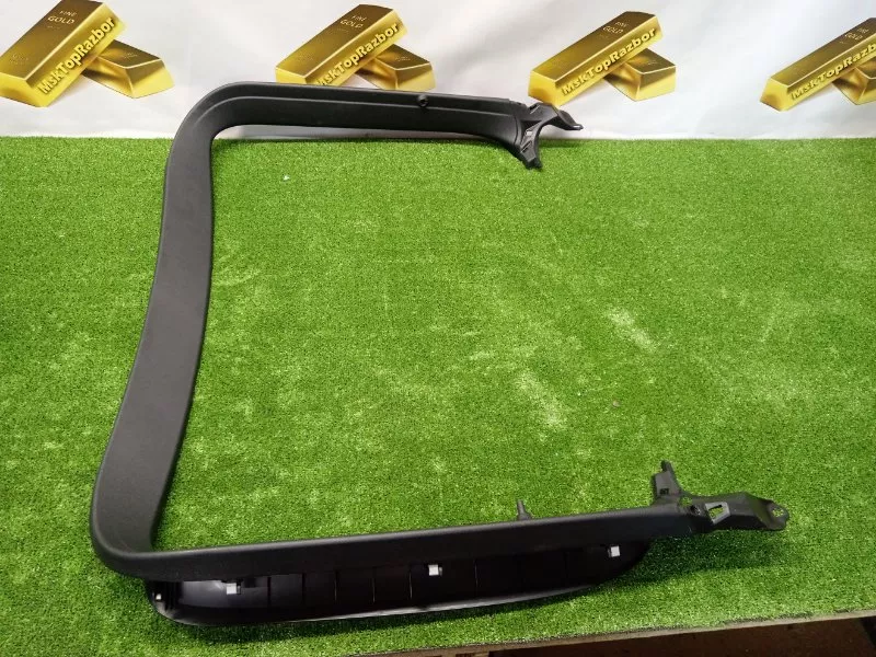 Обшивка двери багажника