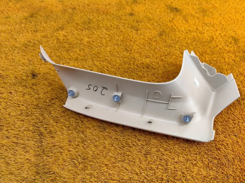 Обшивка крышки багажника