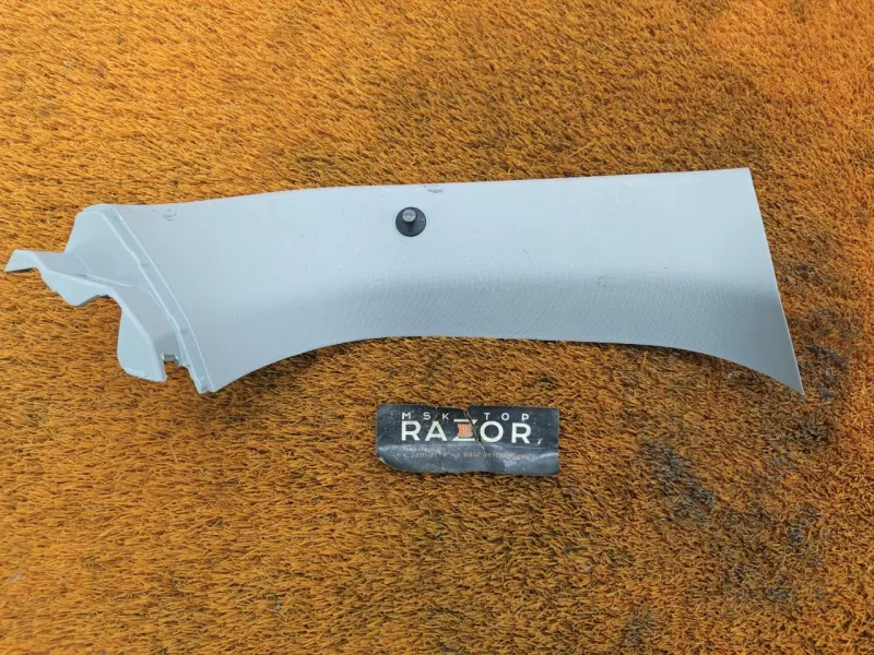 Обшивка двери багажника