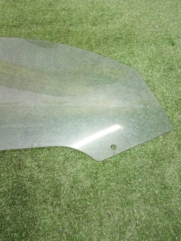 Стекло двери BMW 1-Series 2004 51337067792 E87, переднее правое