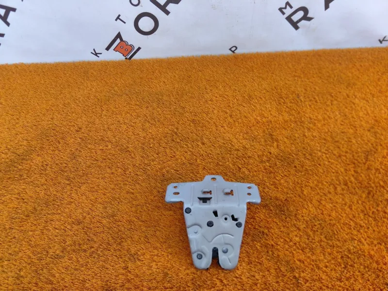 Замок багажника