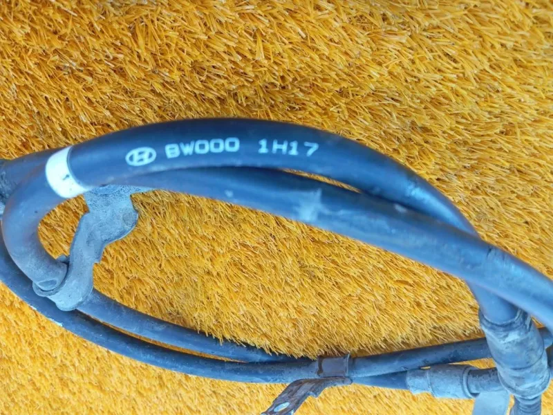 Трос стояночного тормоза