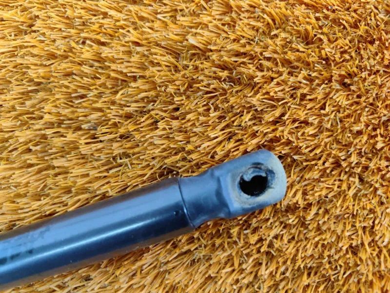 Амортизатор крышки багажника