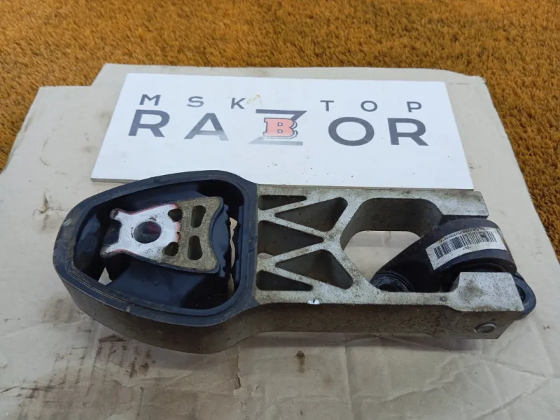 Подушка двигателя