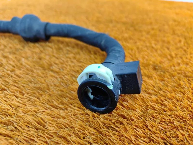 Трубка картерных газов