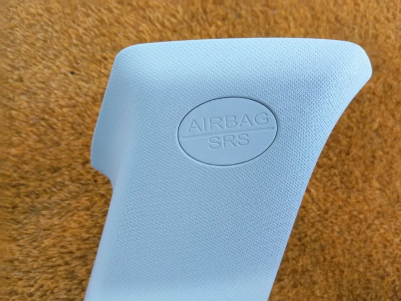 Накладка на стойку кузова