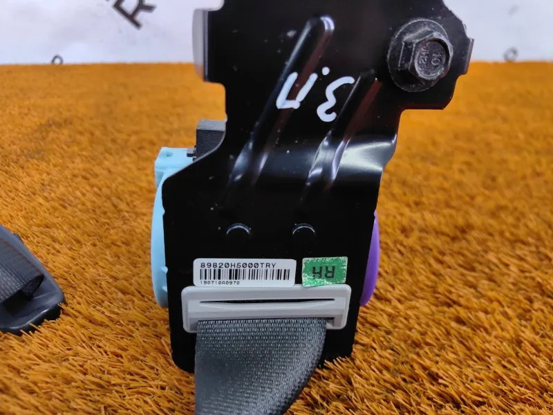 Ремень безопасности