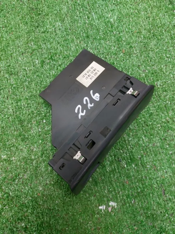 Кнопка стеклоподъемника