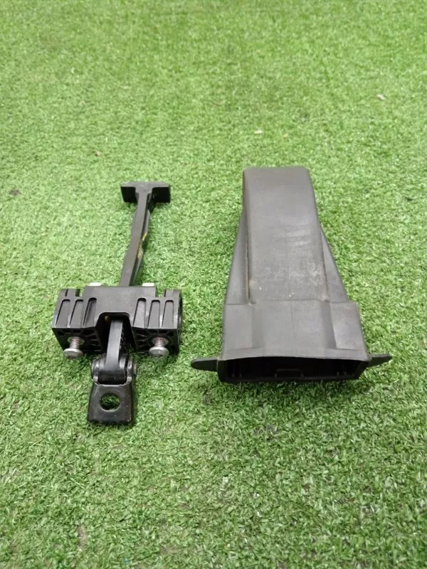 Ограничитель двери