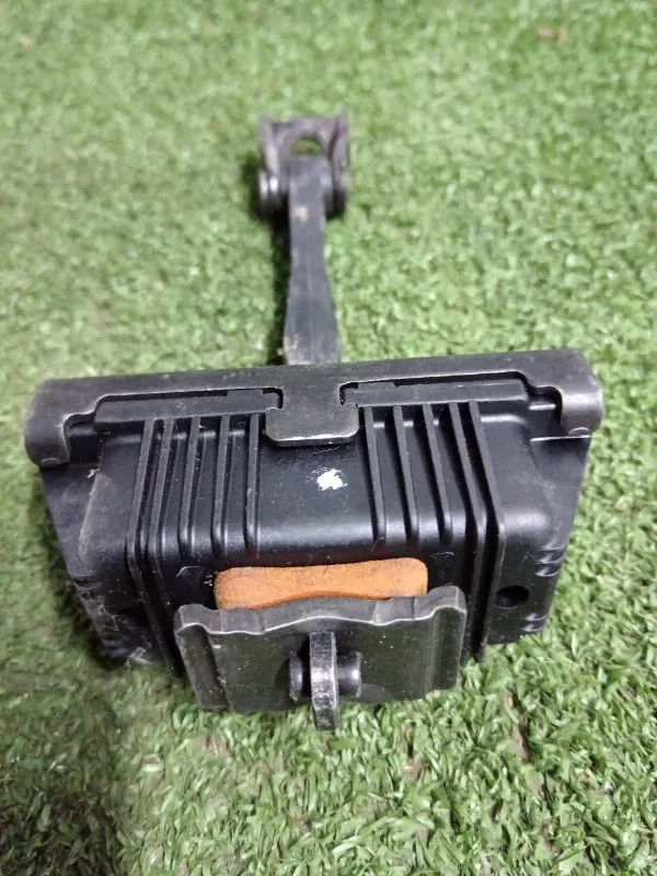 Ограничитель двери