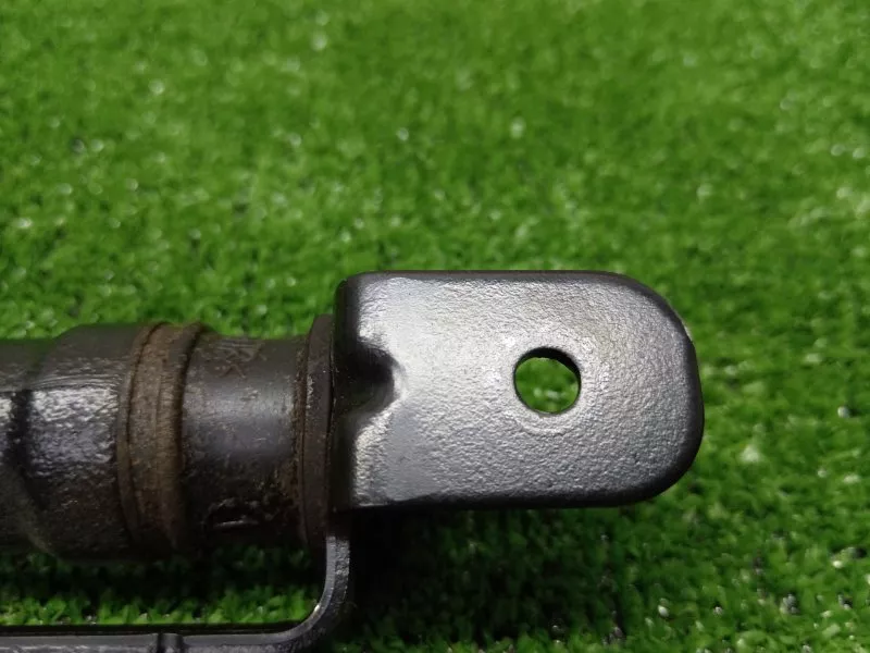 Демпфер крышки багажника