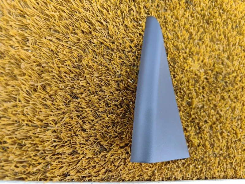 Уголок двери