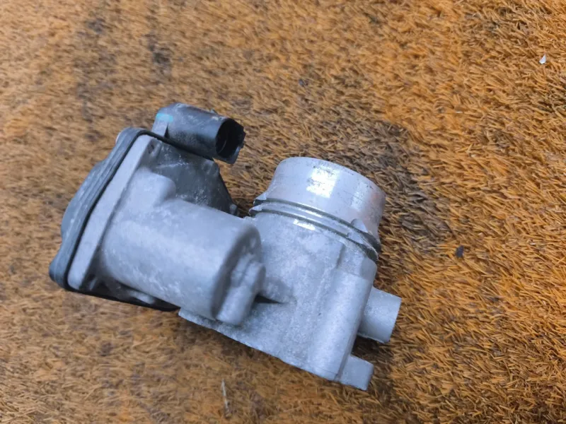 Дроссельная заслонка