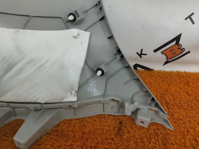 Накладка на стойку кузова