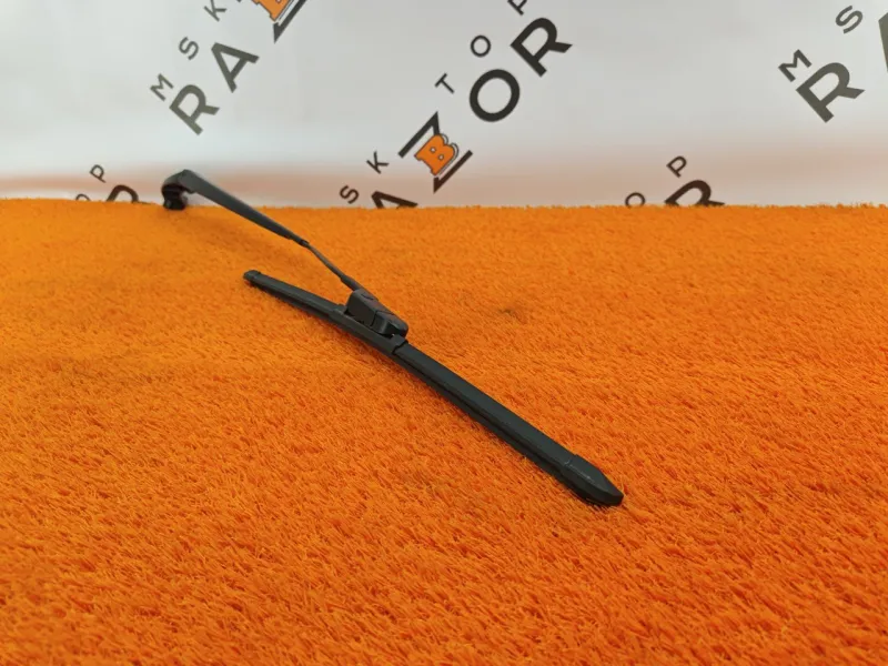 поводок стеклоочистителя