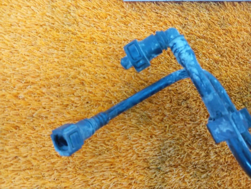 Трубка топливная