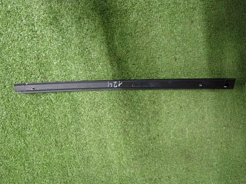 Молдинг стекла