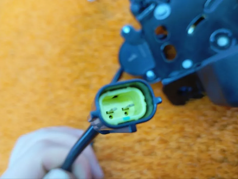 Замок багажника