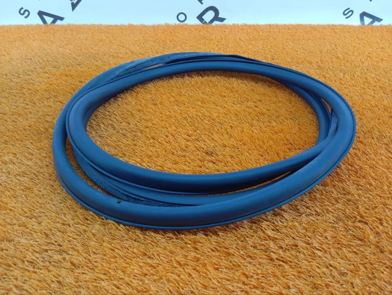 Уплотнитель двери