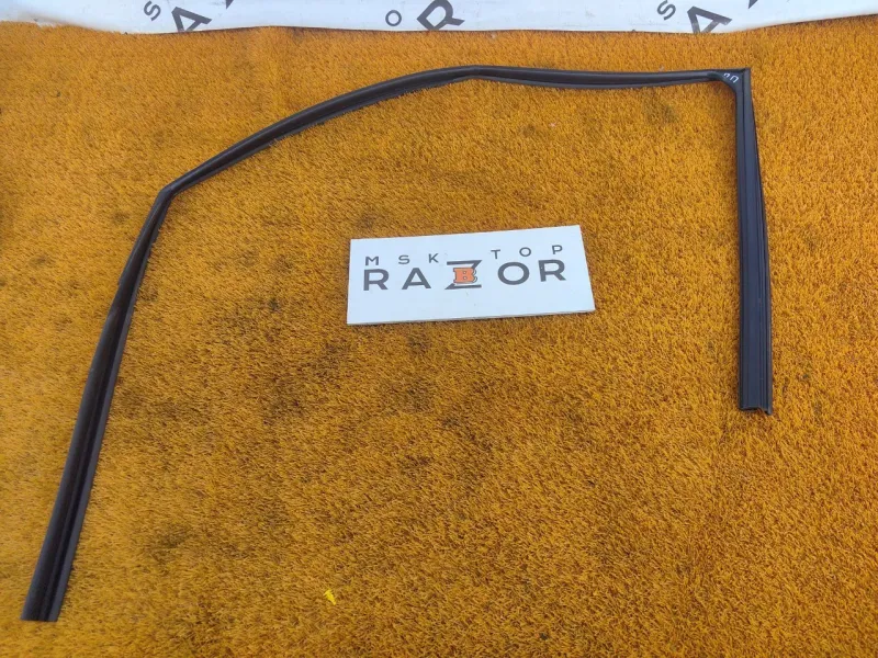 Уплотнитель стекла двери