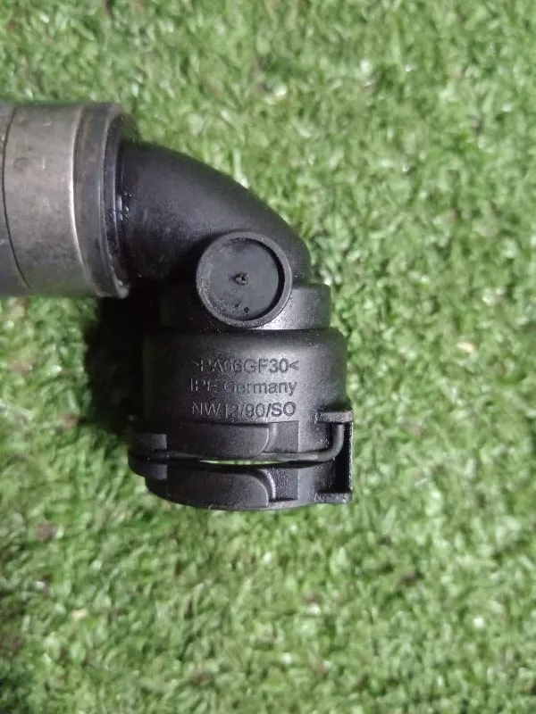 Патрубок отопителя