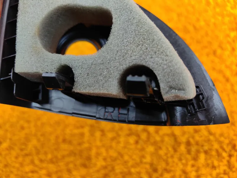 Уголок двери