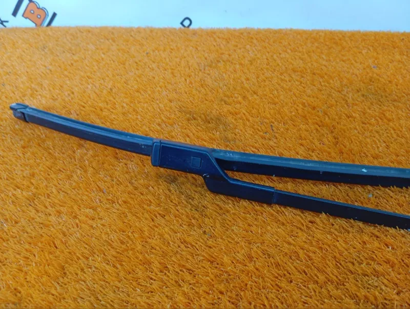 Поводок стеклоочистителя лобового стекла