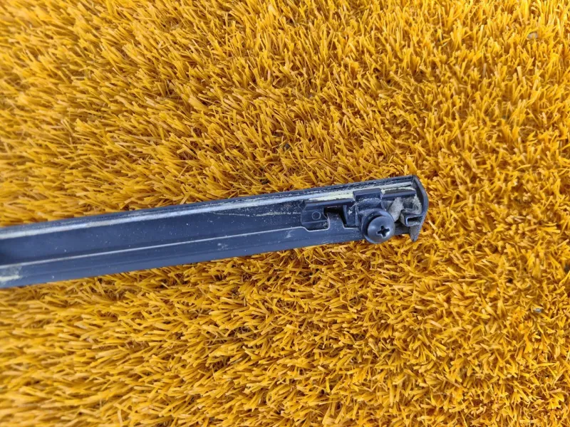 Уплотнитель стекла двери