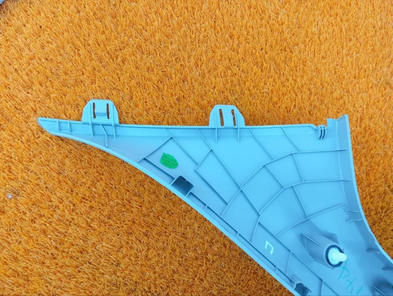 Накладка на стойку кузова